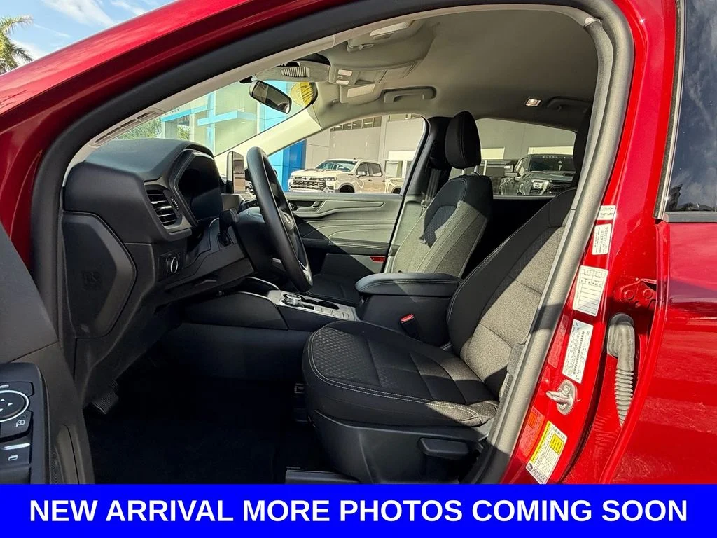 Used 2025 Red Ford Active image 9