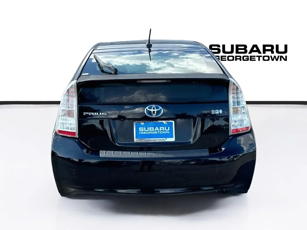 Used 2010 Red Toyota I image 6