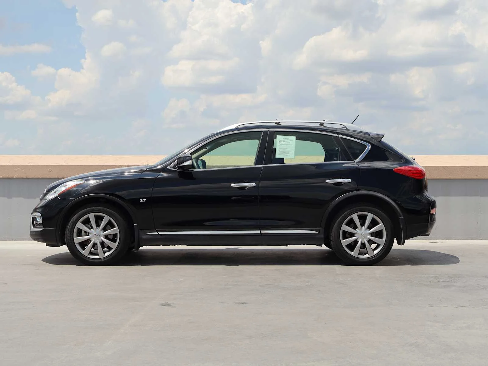 Certified Used 2017 Black Obsidian INFINITI  image 5