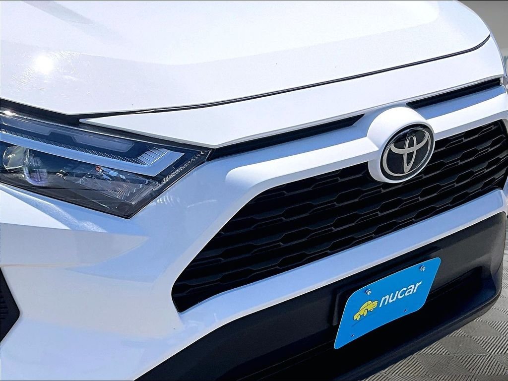 Used 2025 White Toyota XLE image 32
