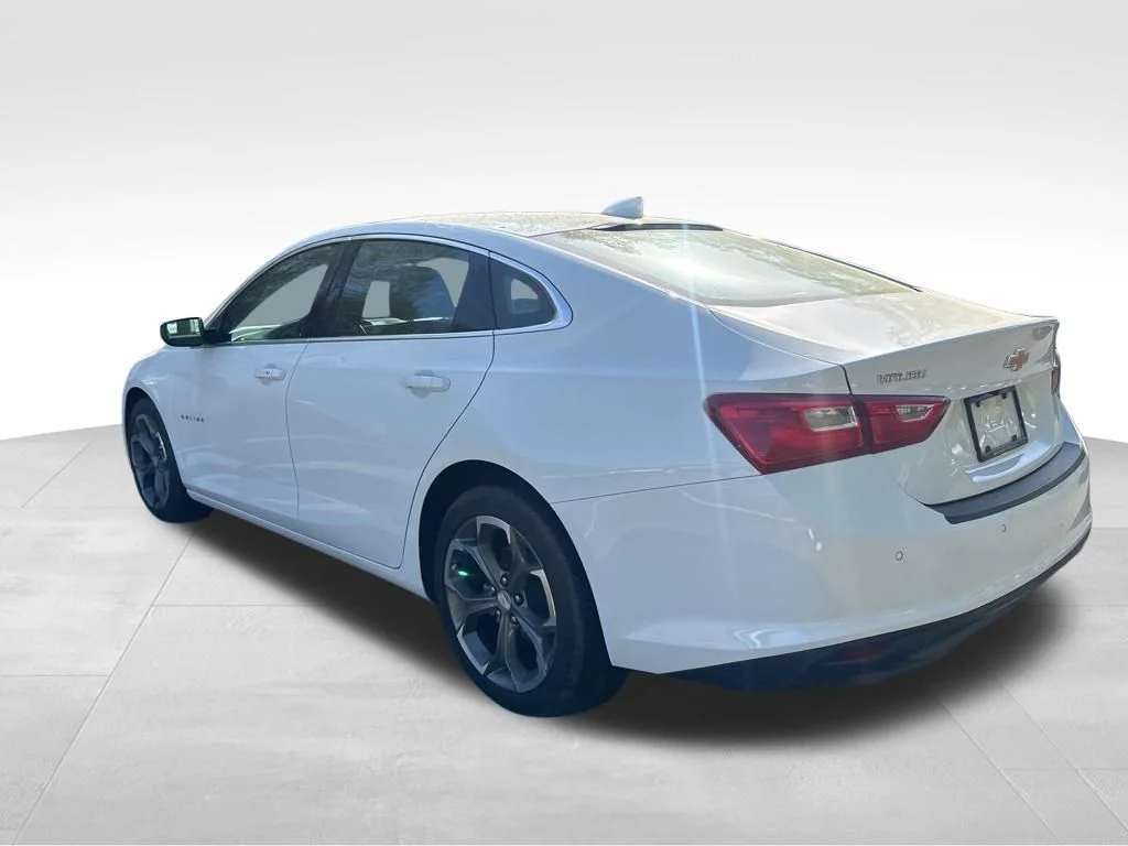 Used 2024 White Chevrolet LT image 17