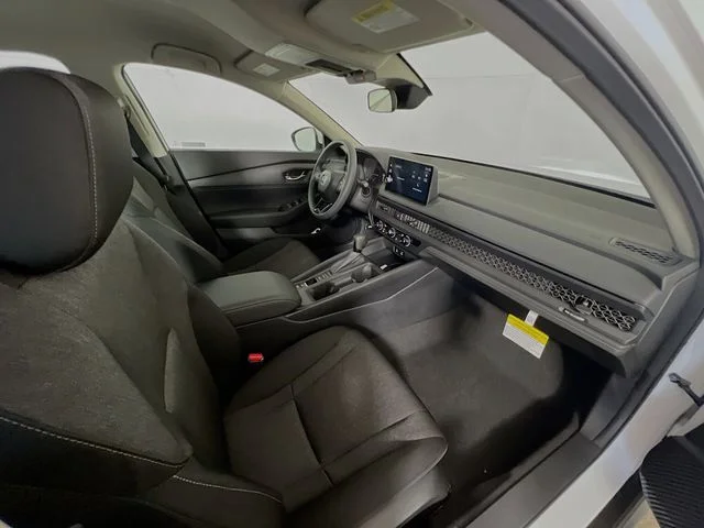 New 2026 Platinum White Pearl Honda LX image 25