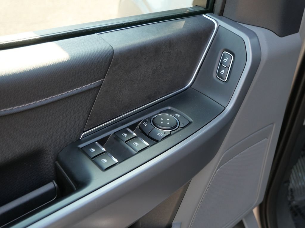 Used 2025 Silver Ford XLT image 21