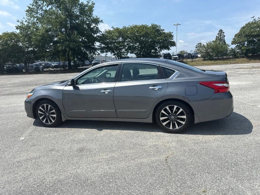 Used 2017 Gray Nissan 2.5 SV image 14