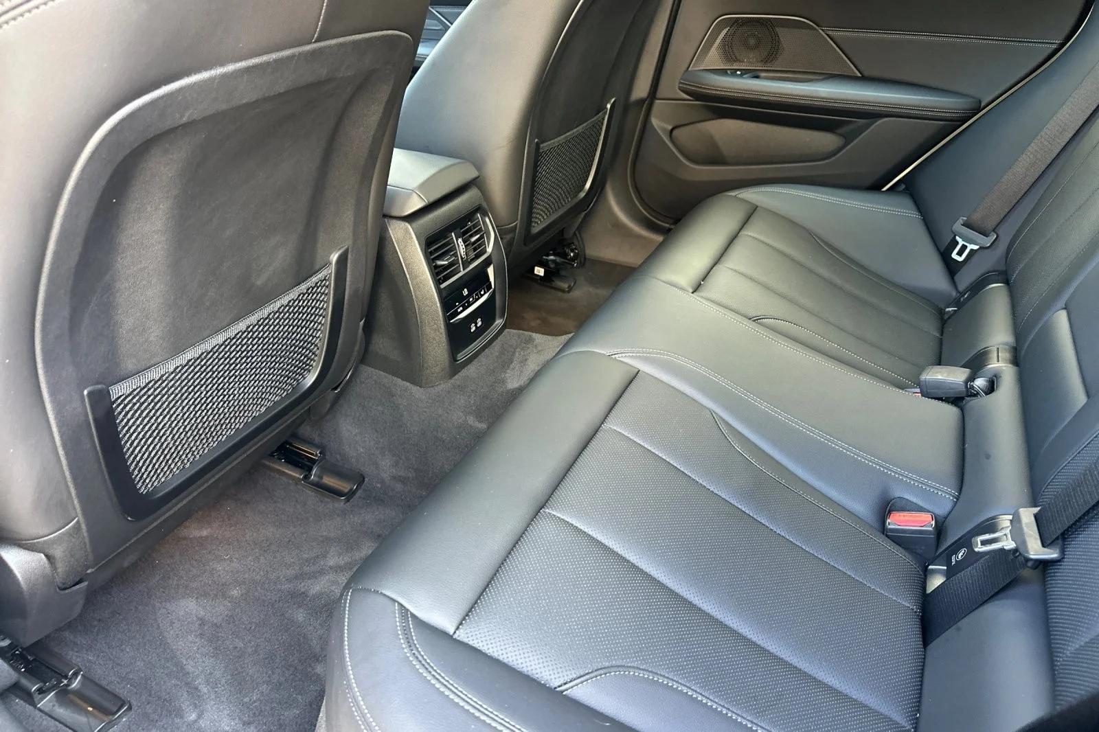 Used 2022 Alpine White BMW M50 image 11