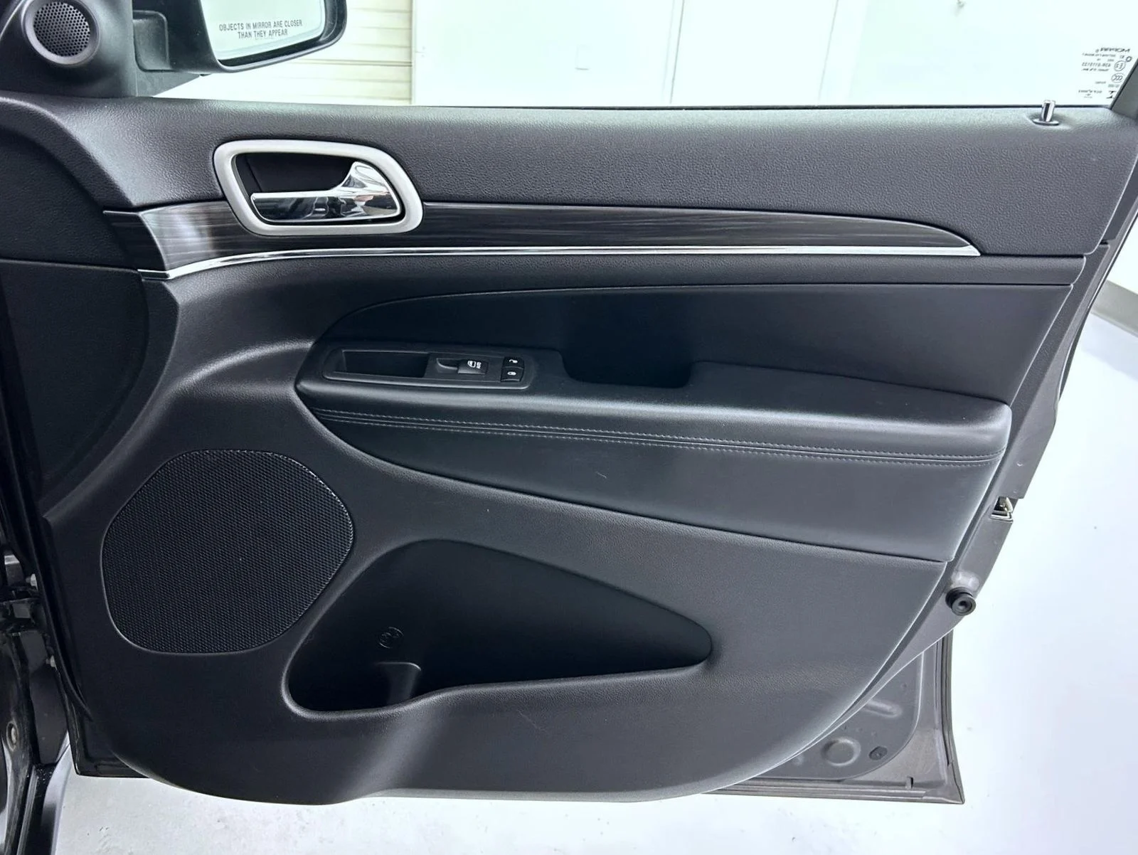 Used 2020 Gray Jeep Limited image 16