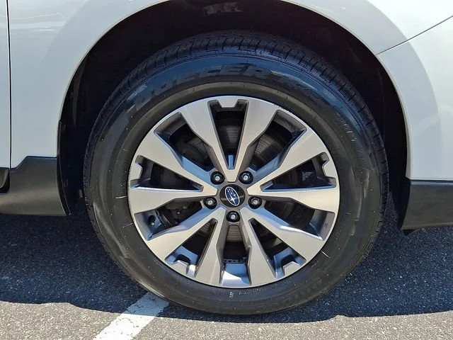 Used 2018 White Subaru 3.6R Touring image 9