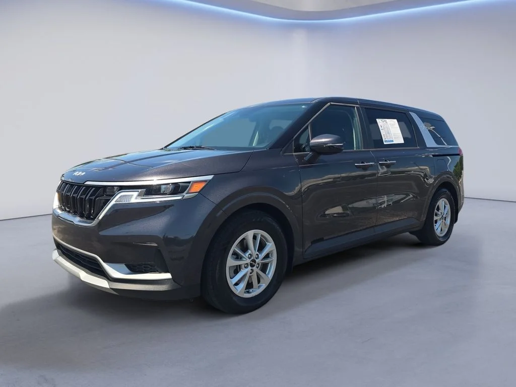 2023 Kia Sedona LX's photo
