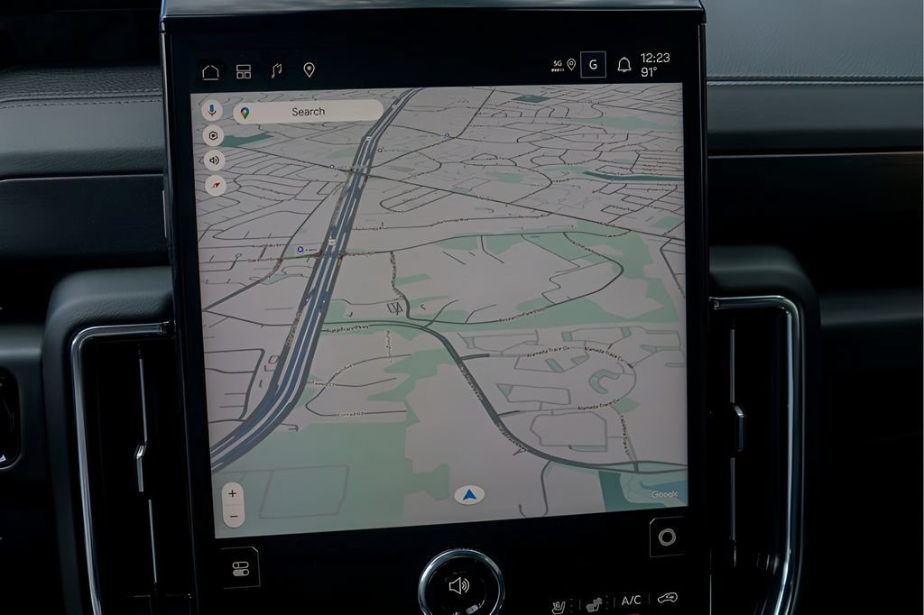 2026 GMC Yukon Denali - Photo 13
