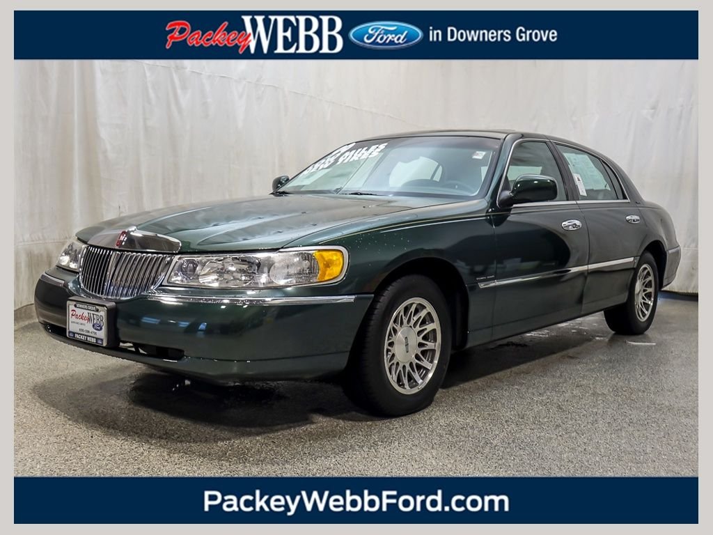 Used 1999  Lincoln Signature image 1