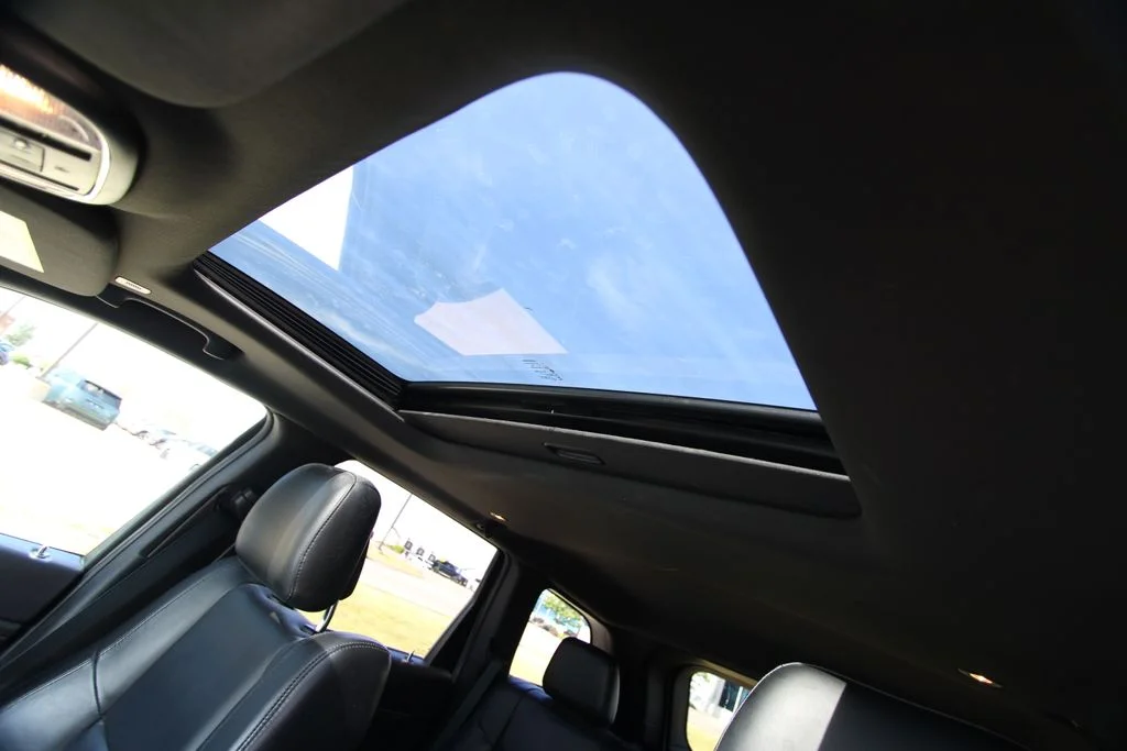 Used 2018 White Jeep Limited image 11
