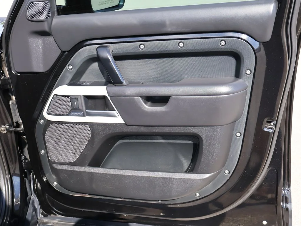 Used 2020  Land Rover HSE image 11