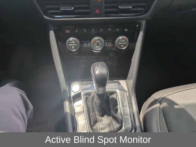 Used 2024 White Volkswagen 1.5T SE image 5