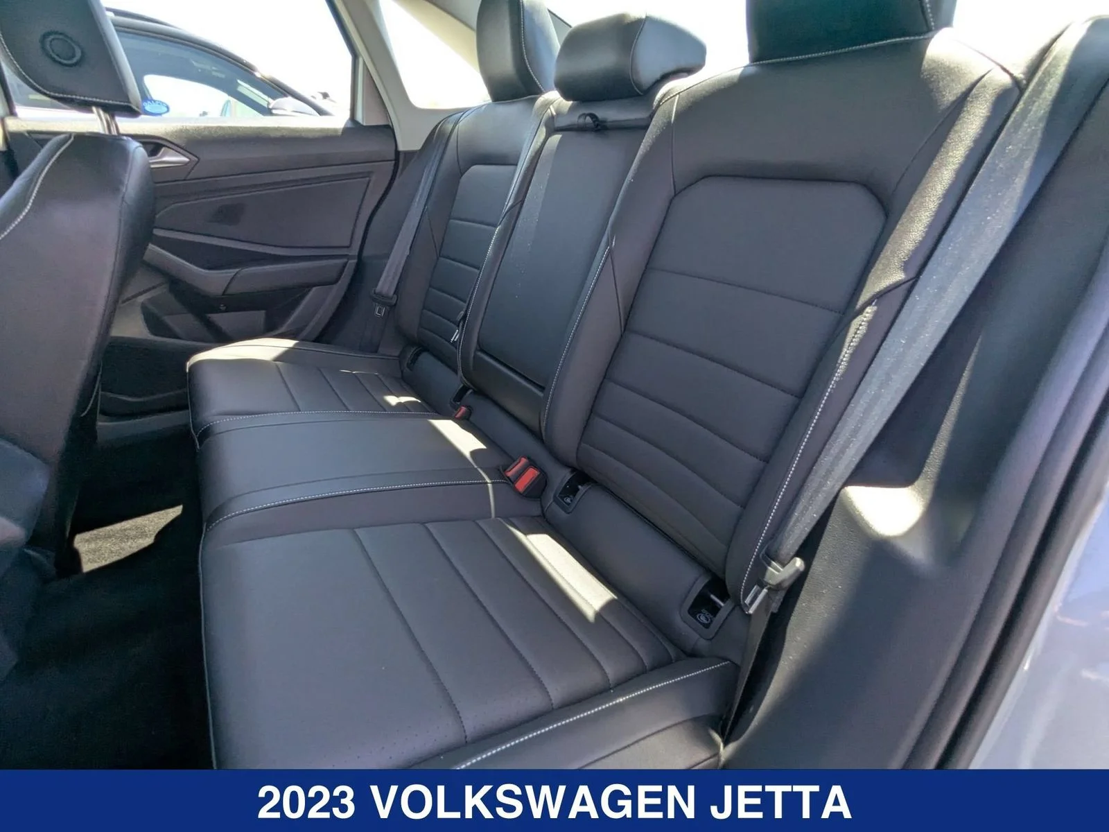 Used 2023 Silver Volkswagen 1.5T SE image 20