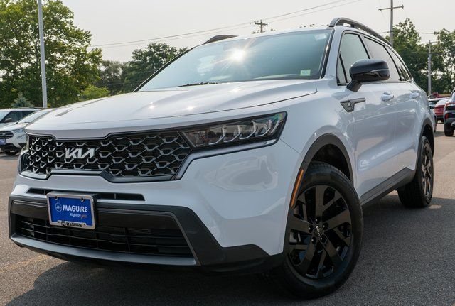 Used 2023 White Kia X-Line S image 1