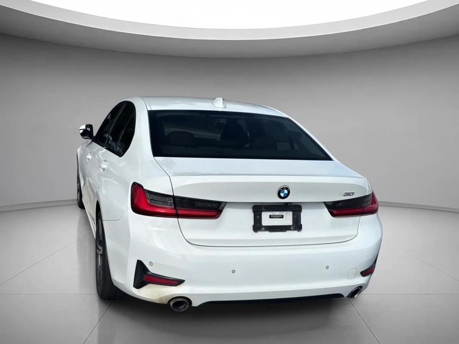 Used 2019 Alpine White BMW 330i image 10