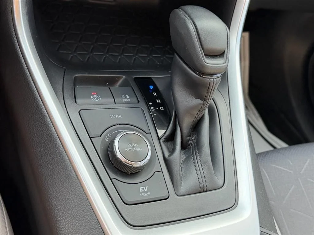 Used 2024 White Toyota XLE image 24