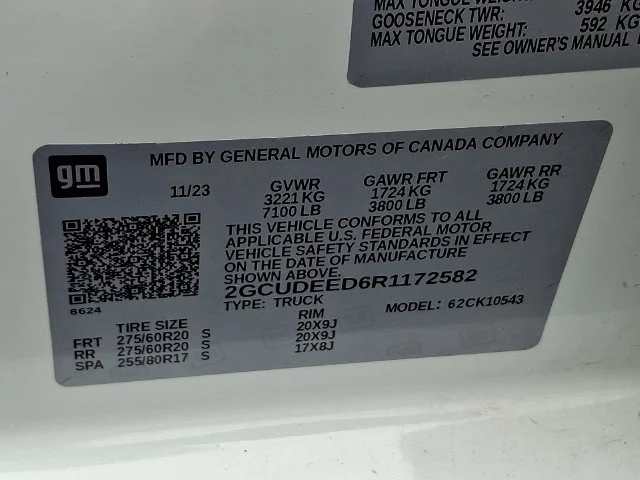 Used 2024 White Chevrolet RST image 27