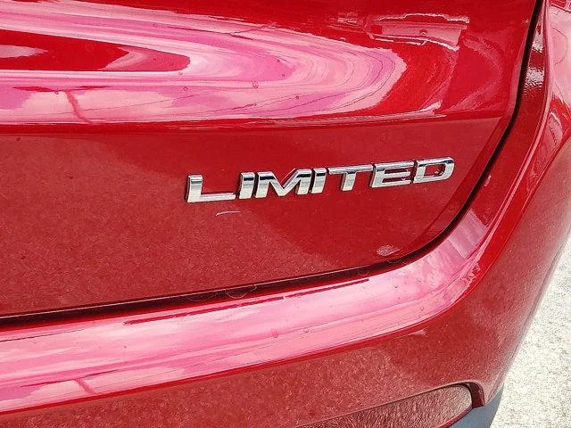 New 2026 Red Hot Pearl-Coat Exterior Paint Jeep Limited image 6
