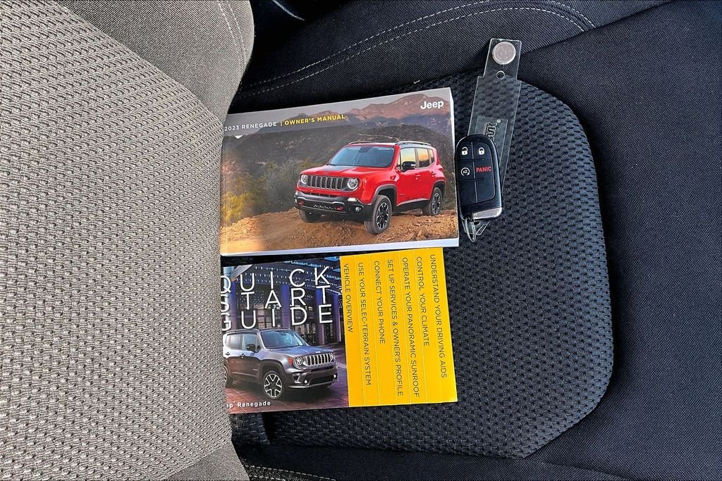 Used 2023 Red Jeep Altitude image 13