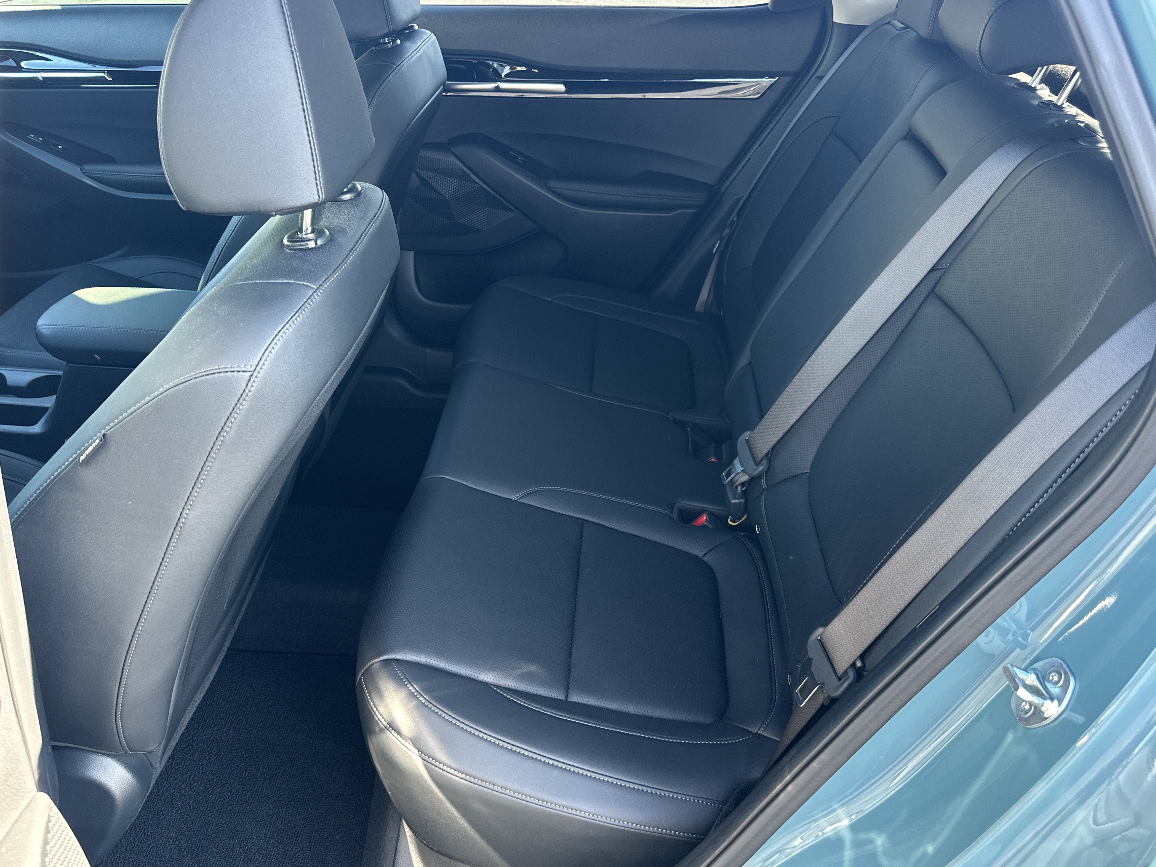 Used 2024 Pluton Blue/Black Roof Kia SX image 21