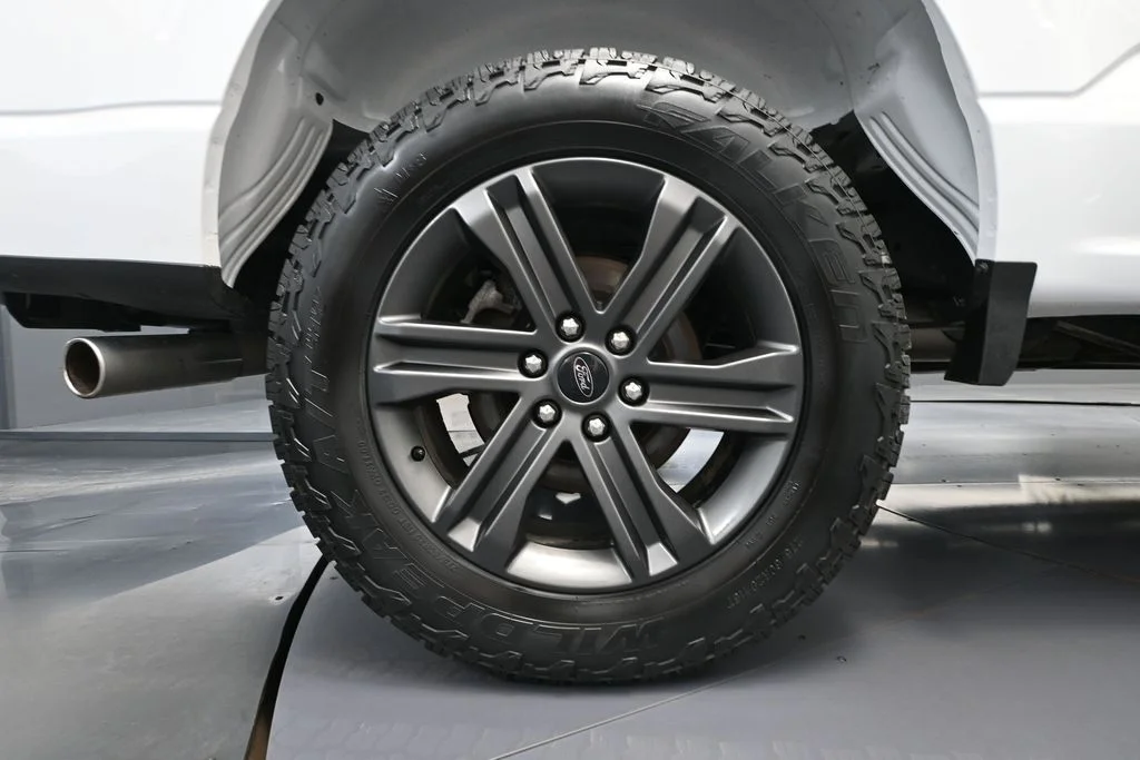 Used 2023 White Ford XLT image 17