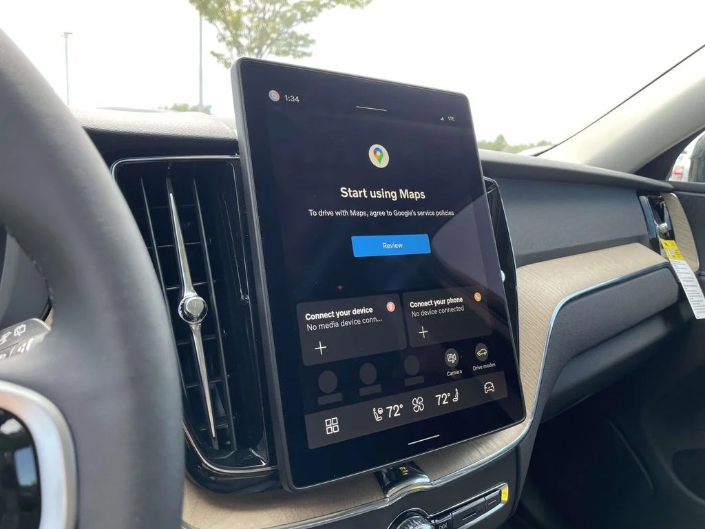 2026 Volvo XC60 Plus - Photo 15