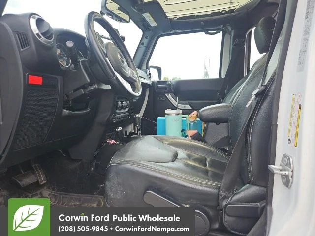 Used 2016 White Jeep Unlimited Rubicon image 10