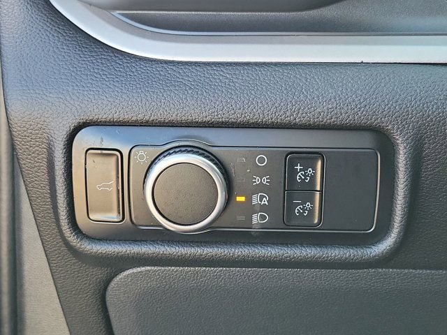 Used 2023 White Metallic Ford XLT image 24