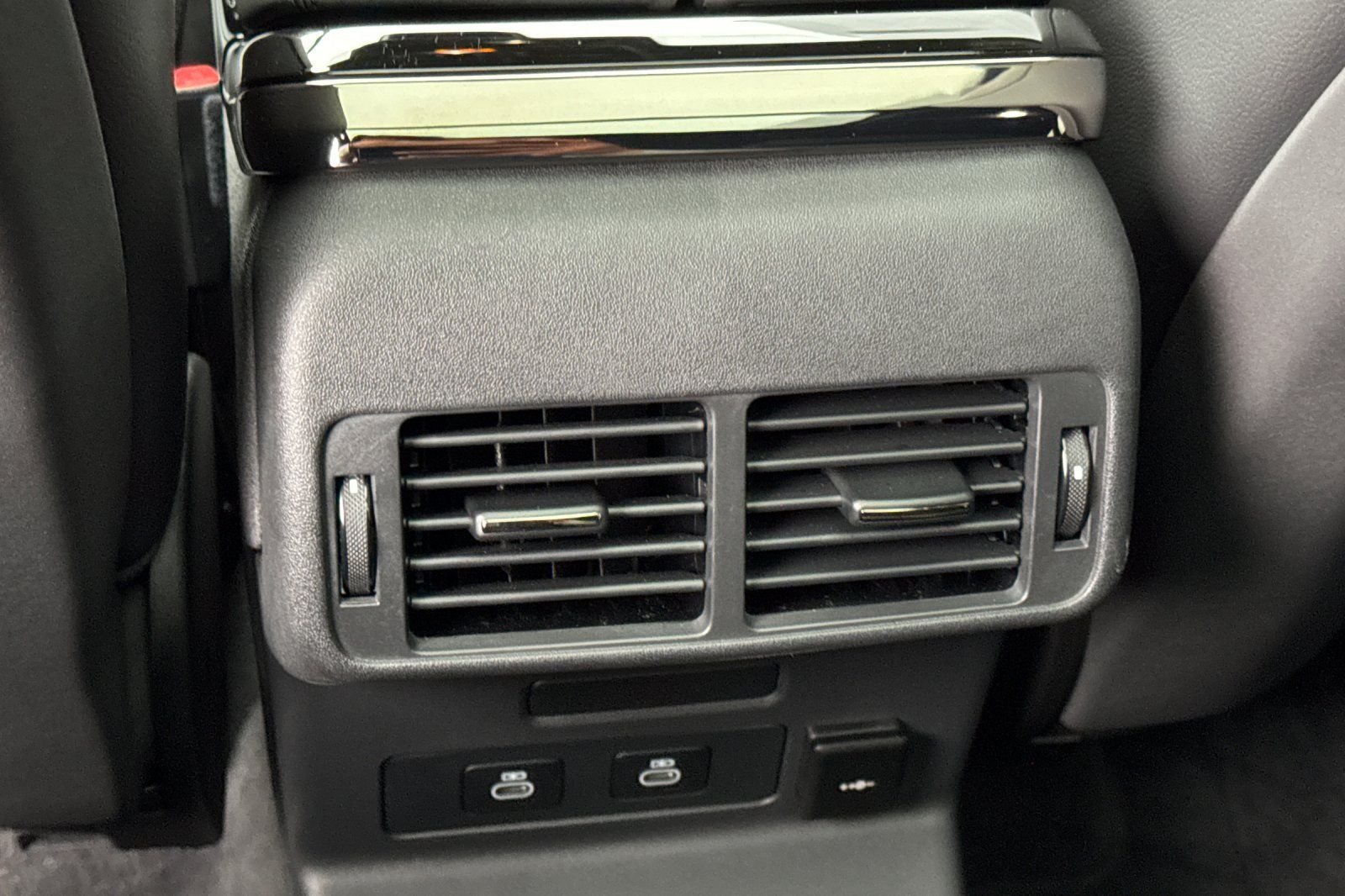 Certified Used 2026 Black Land Rover Dynamic SE image 13