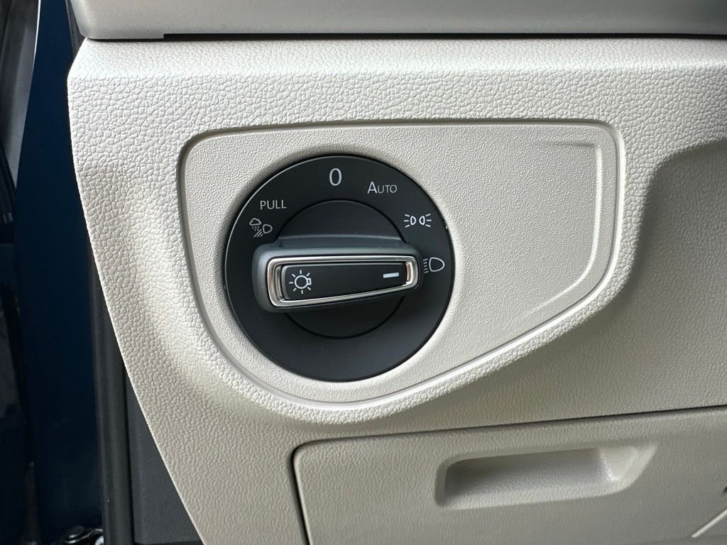 2021 Volkswagen Atlas SE w/Tech R-Line - Photo 13