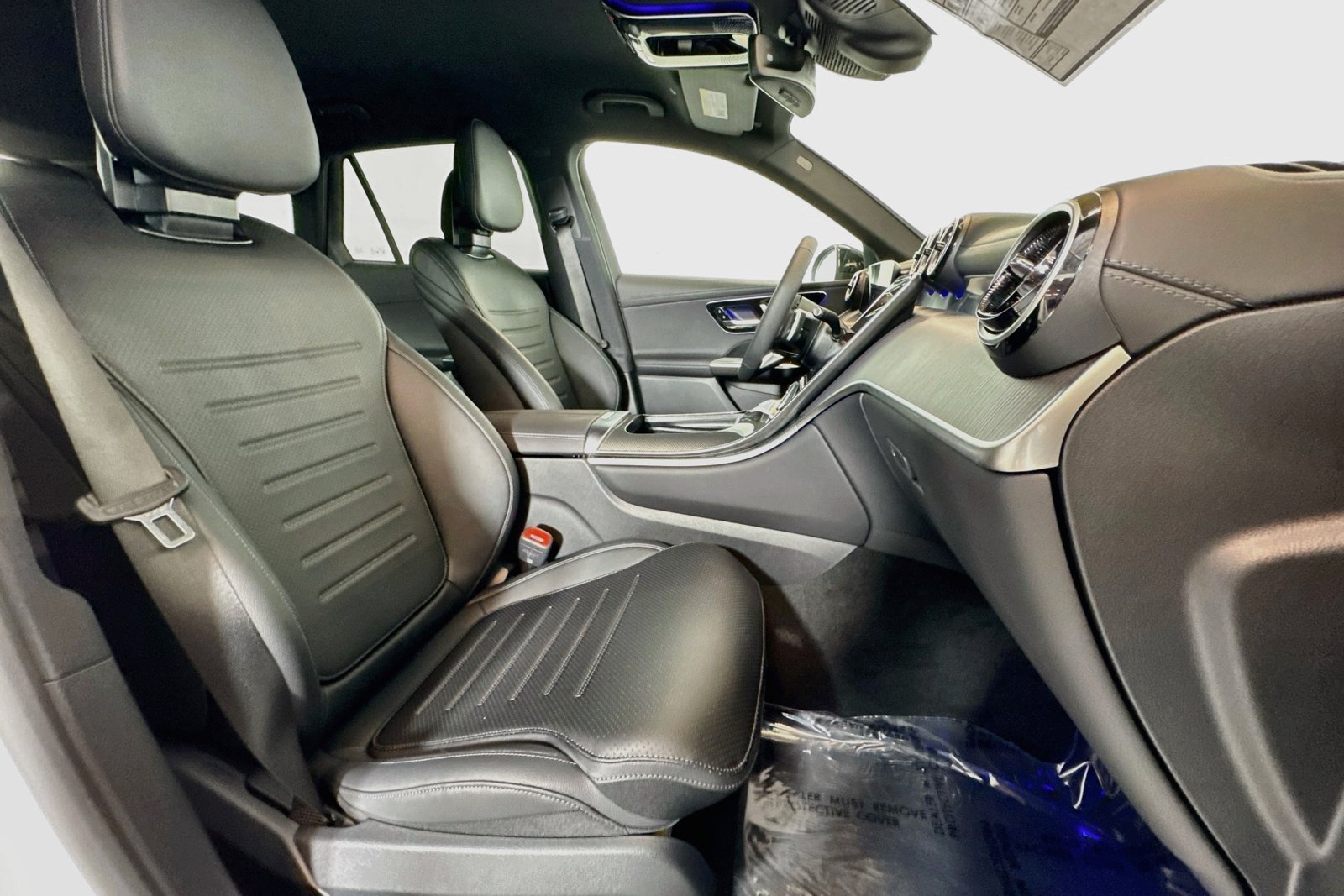 New 2026 Polar White Mercedes-Benz GLC 300 image 25
