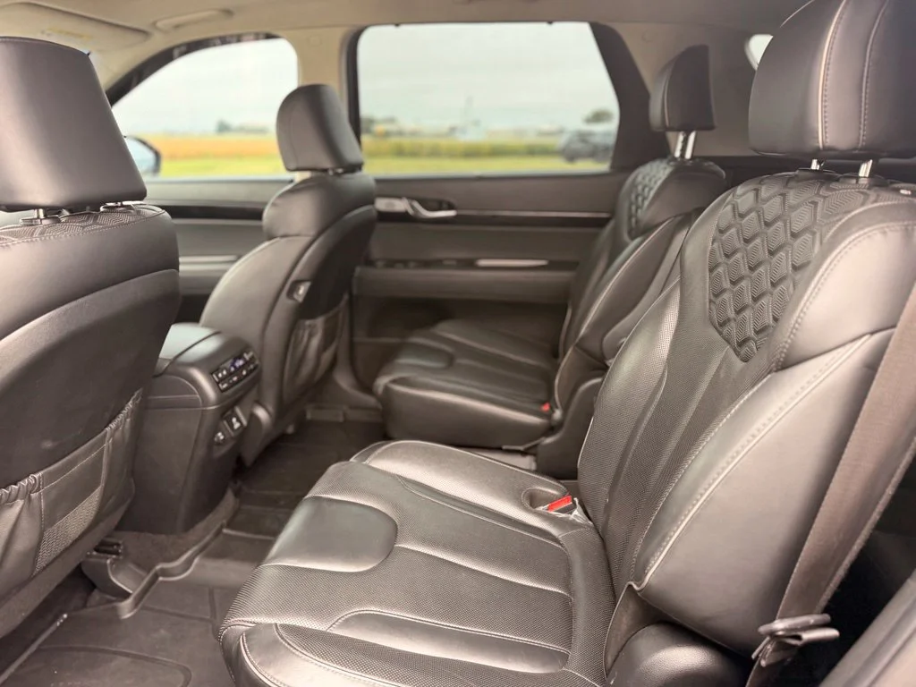 Used 2021 Moonlight Hyundai Limited image 11