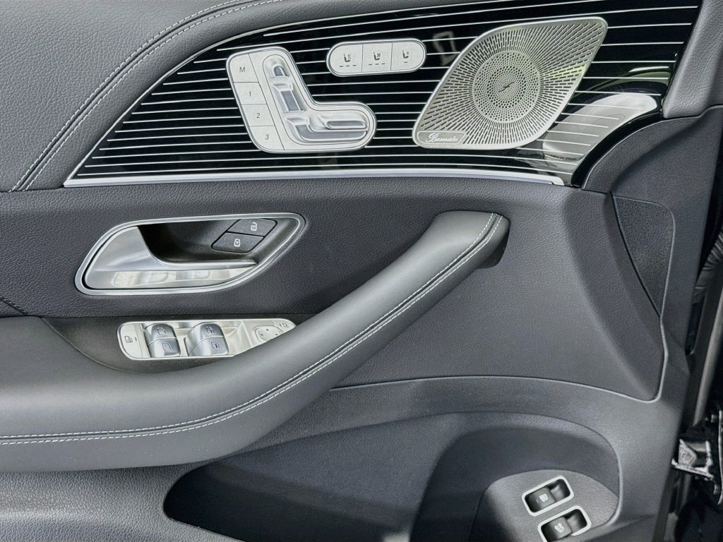 New 2027 Black Mercedes-Benz  image 22