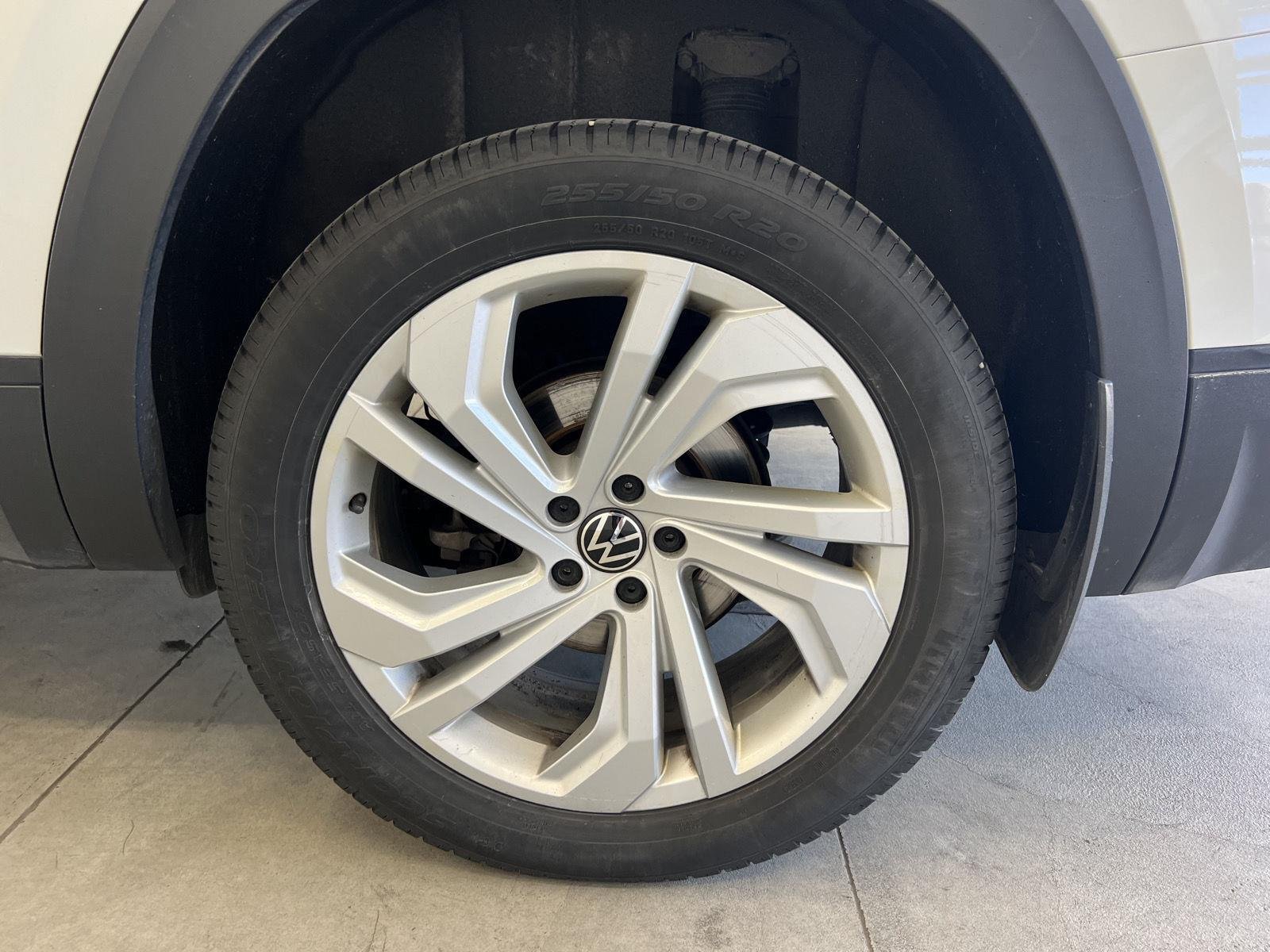 2023 Volkswagen Atlas SE w/Tech - Photo 10