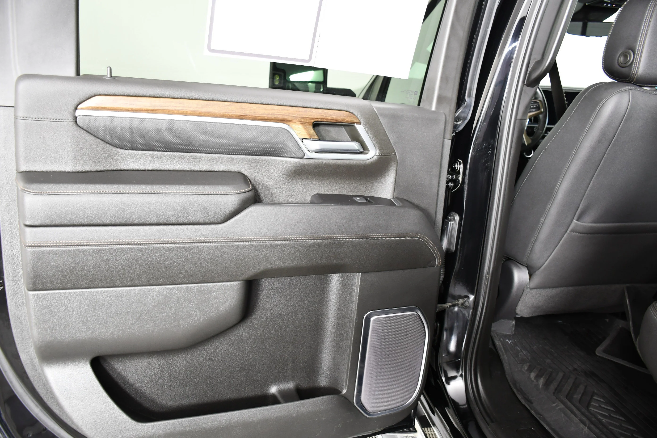 Used 2024 Black Chevrolet High Country image 54