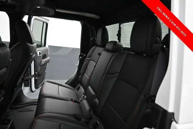 New 2026 Bright White Clear-Coat Exterior Paint Jeep Rubicon X image 14