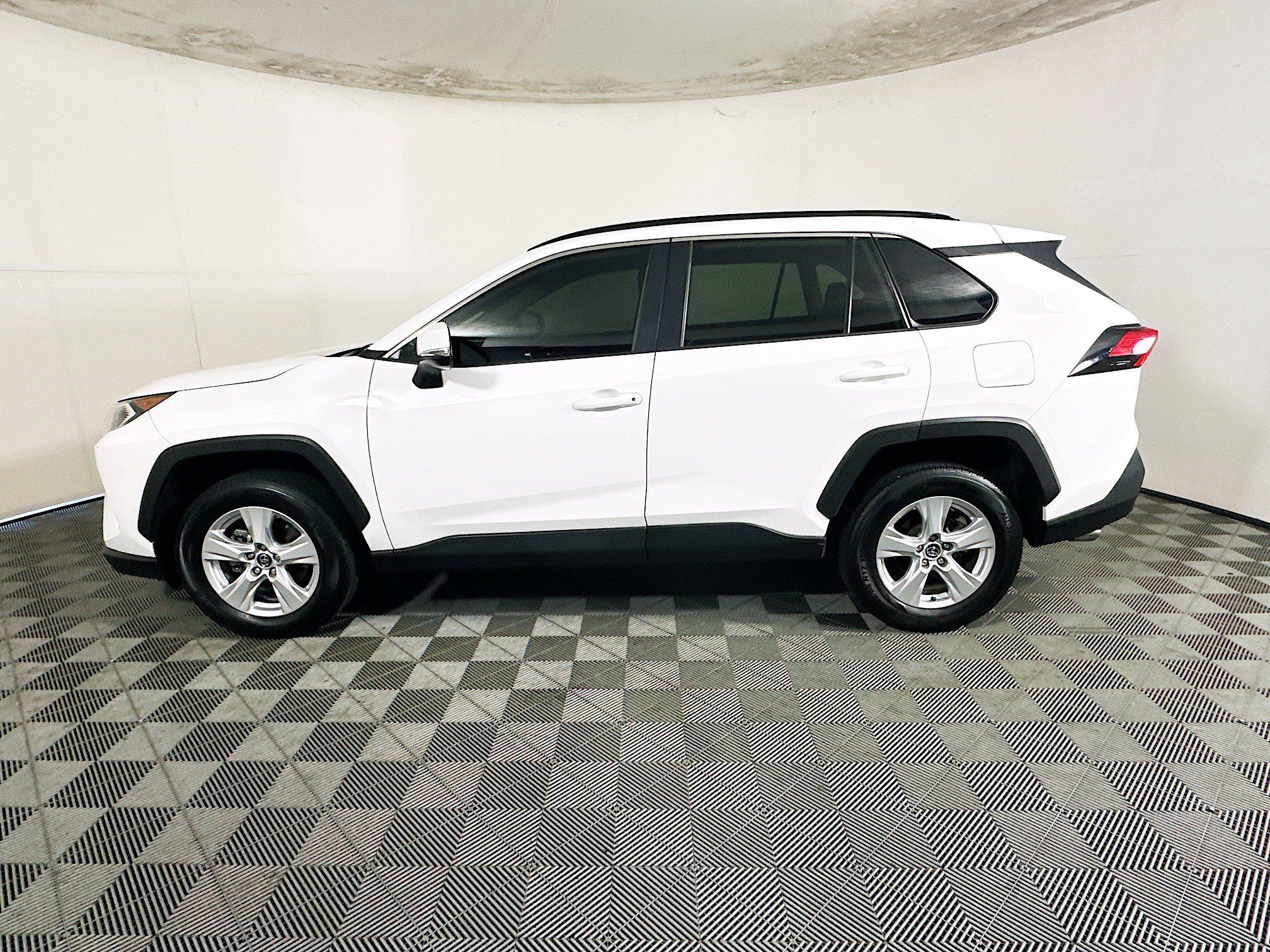 Used 2021 Super White Toyota XLE image 6