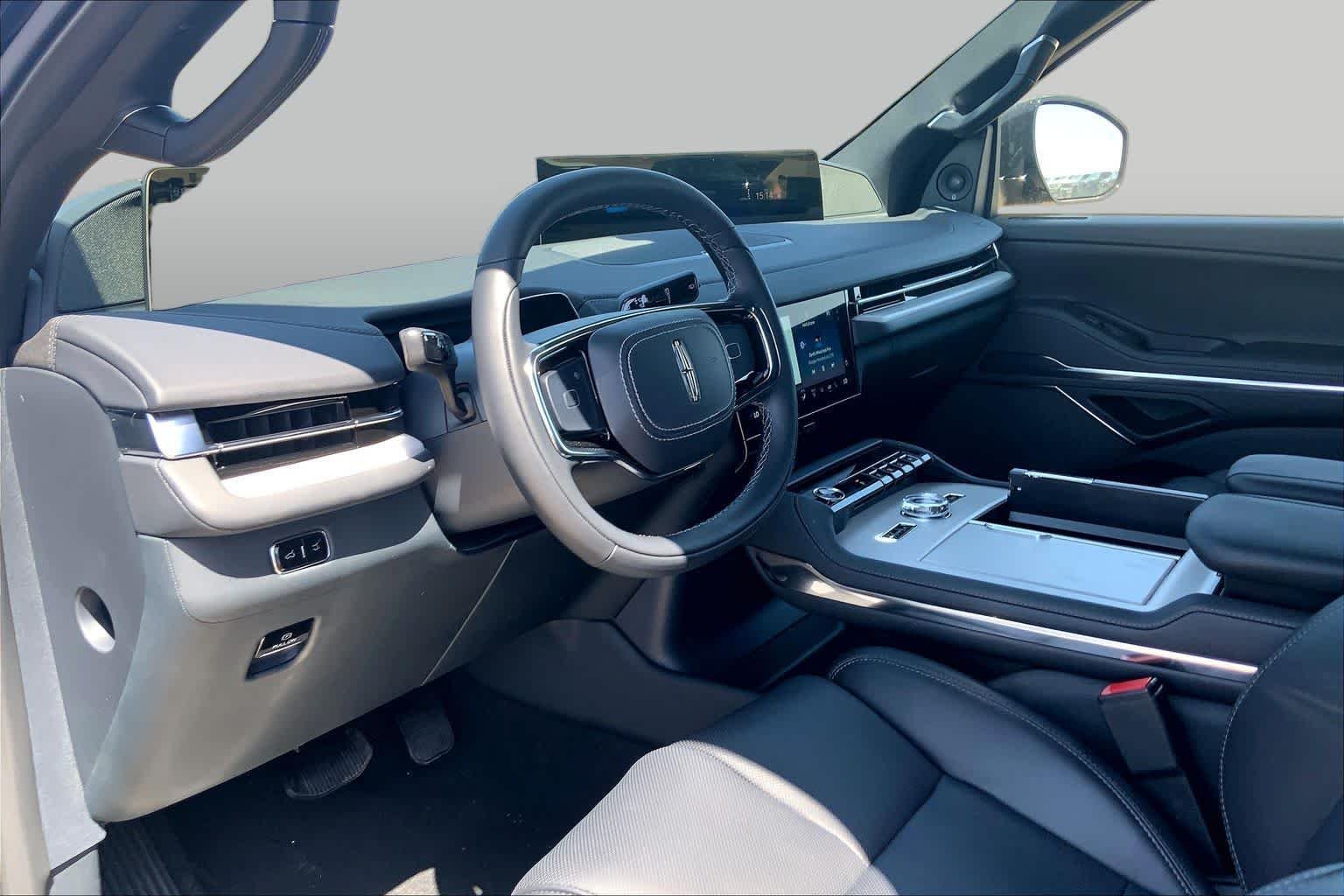 New 2027 Infinite Black Metallic Clearcoat Lincoln Reserve L image 8