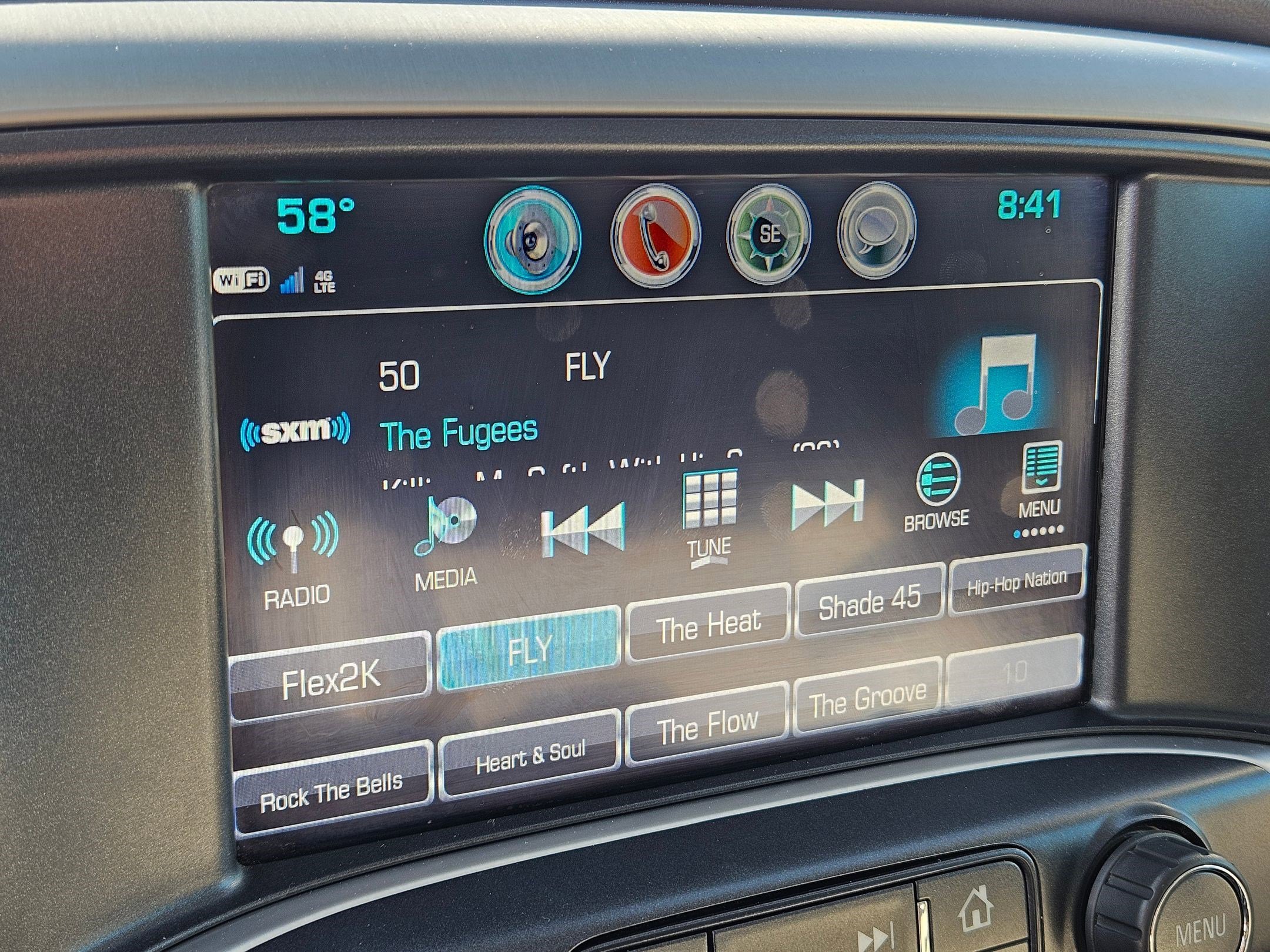 Used 2018 White Frost Tricoat GMC SLT image 23