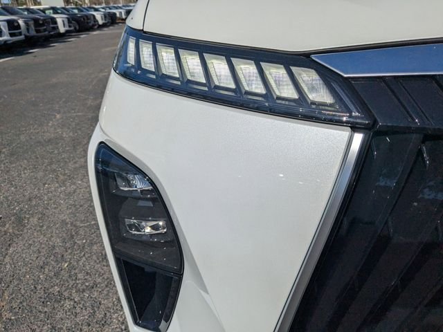 New 2026 RADIANT WHITE INFINITI Luxe 4WD image 9