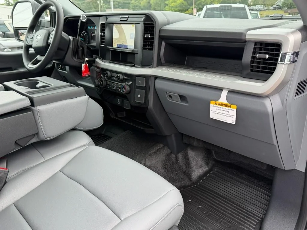 New 2027 Oxford White Ford F-350® XL image 5