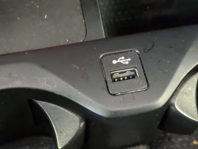 Used 2022 Green BMW xDrive40i image 23