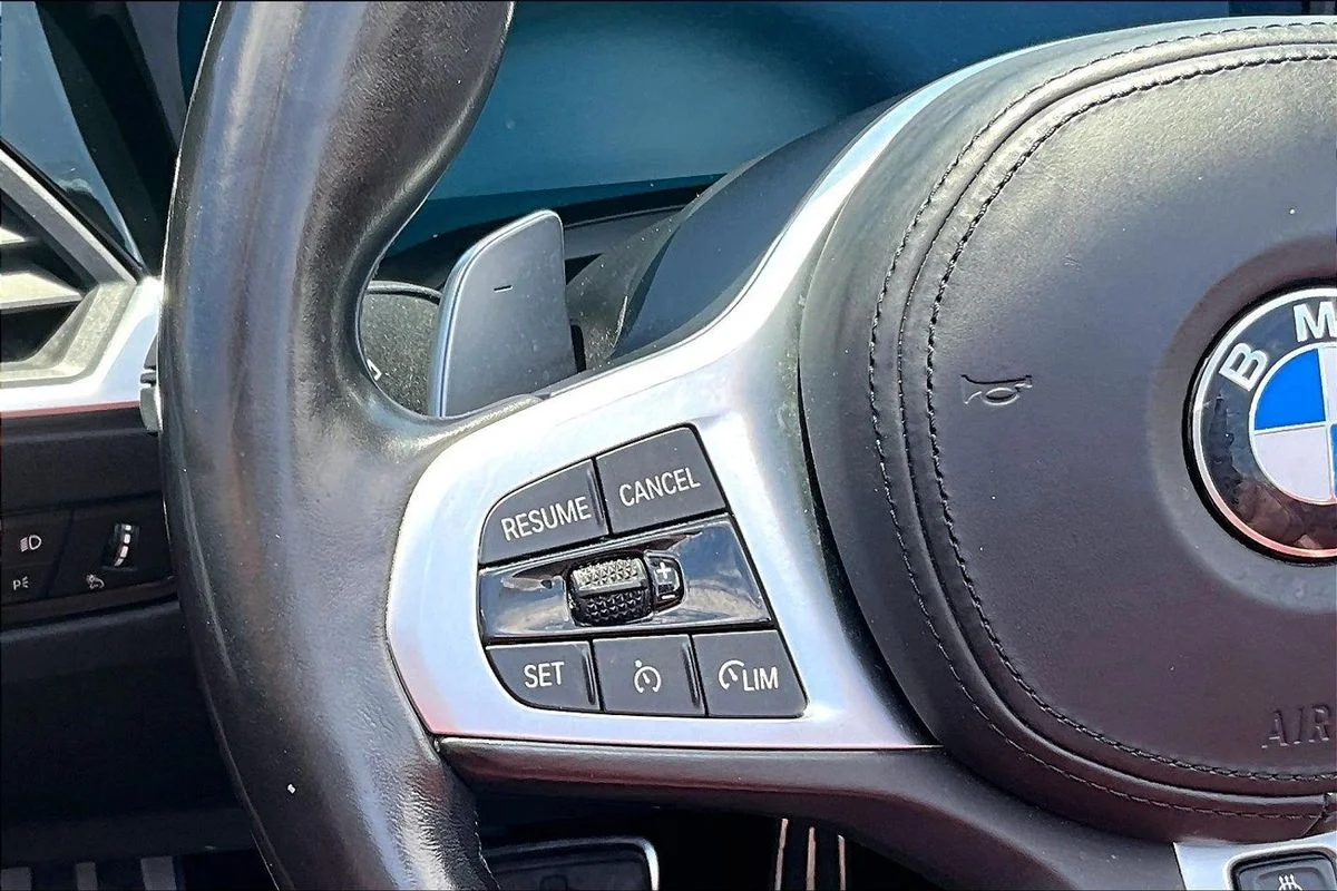 Used 2022  BMW xDrive image 11