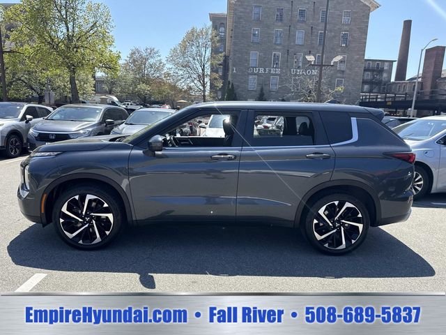 2024 Mitsubishi Outlander SE - Photo 11
