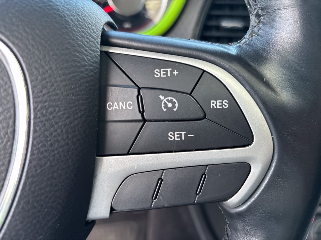 Used 2015 Pearl Dodge R/T image 17