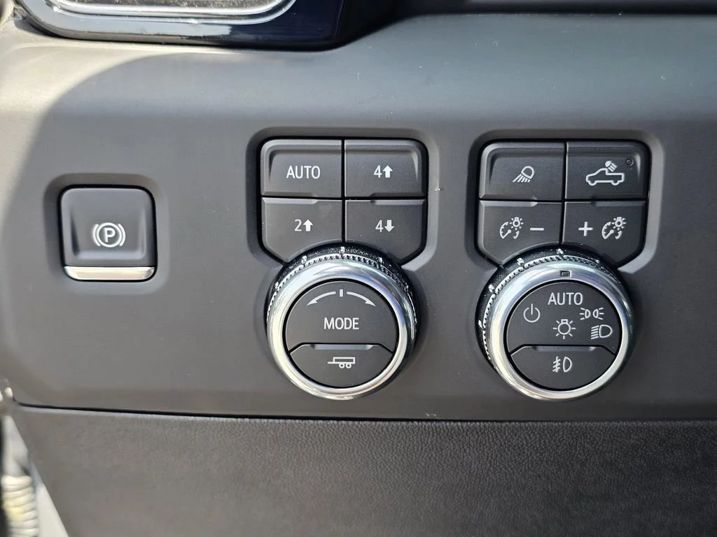 Used 2026 Sterling Metallic GMC AT4 image 20