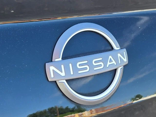 Used 2025 Black Nissan 2.5 SV image 17