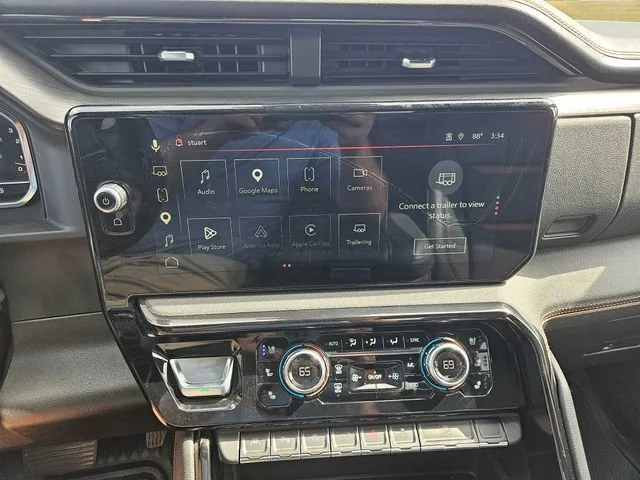Used 2025 Summit White GMC AT4 image 18