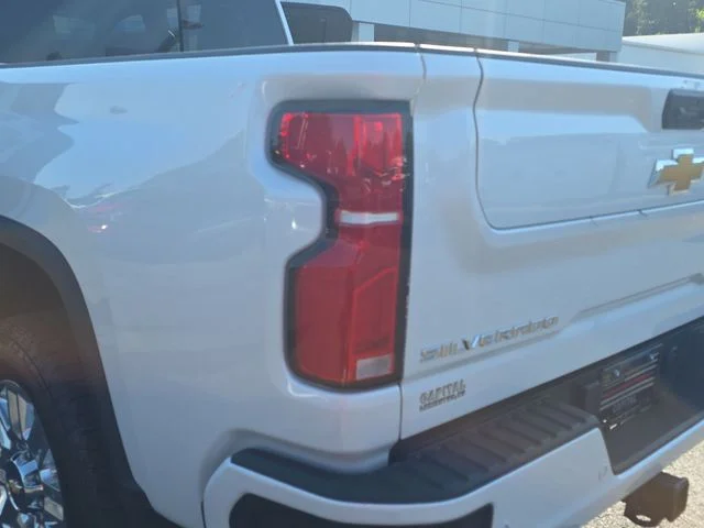 Used 2025 Beige Chevrolet High Country image 36